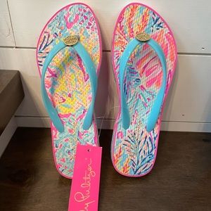 New with tags. Lilly Pulitzer flip flop sandals